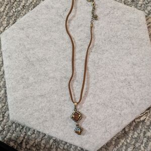 Elegant Brown and Gold Pendant Necklace
